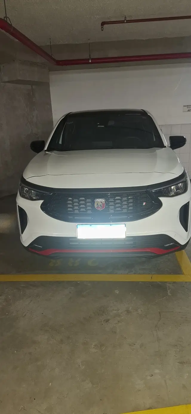 Carro Fiat Fastback 2025 Abarth