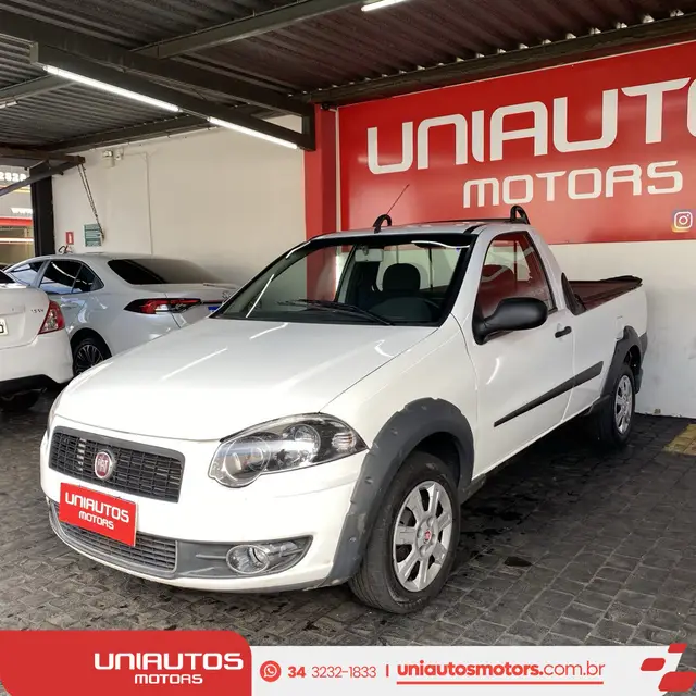 Carro Fiat Strada 2010 Trekking 1.4 (Flex)