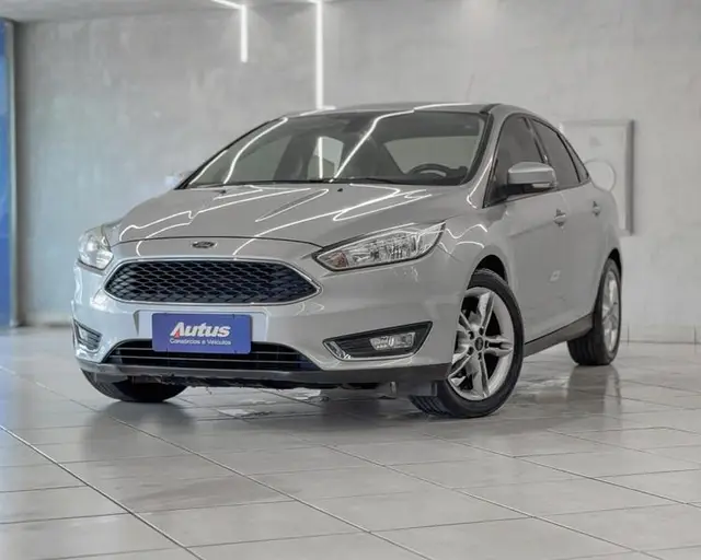 Carro Ford Focus Sedan 2016 SE 2.0 PowerShift