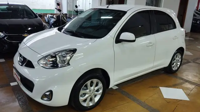 Carro Nissan March 2017 1.6 16V SV CVT (Flex)