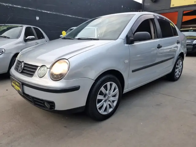 Carro Volkswagen Polo Sedan 2006 1.6 8V (Flex)