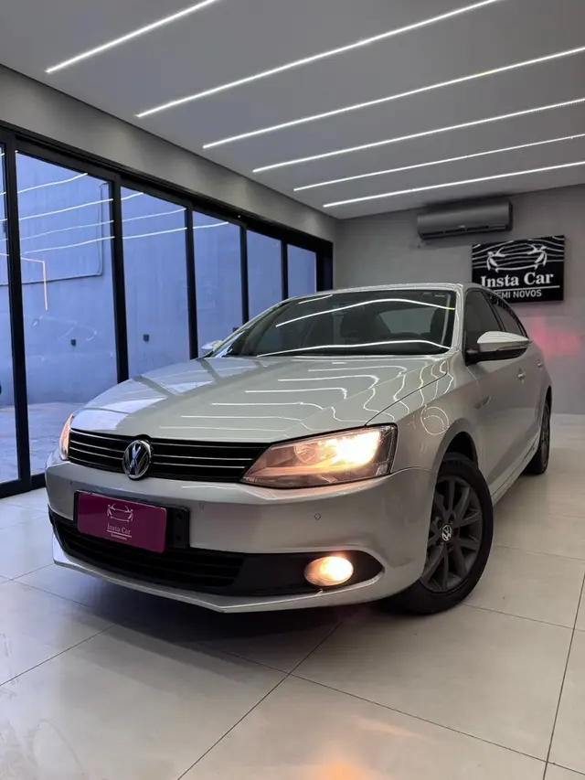 Carro Volkswagen Jetta 2012 2.0 Comfortline Tiptronic (Flex)