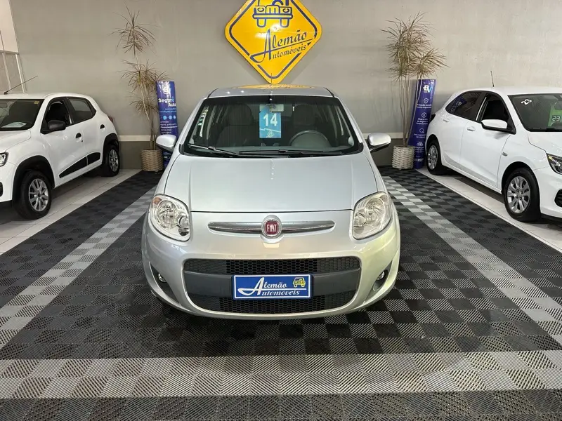 Fiat Palio Attractive 1.0 8V (Flex)