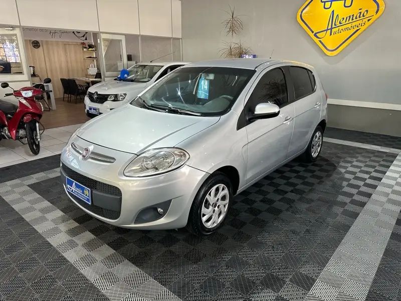 Fiat Palio Attractive 1.0 8V (Flex)