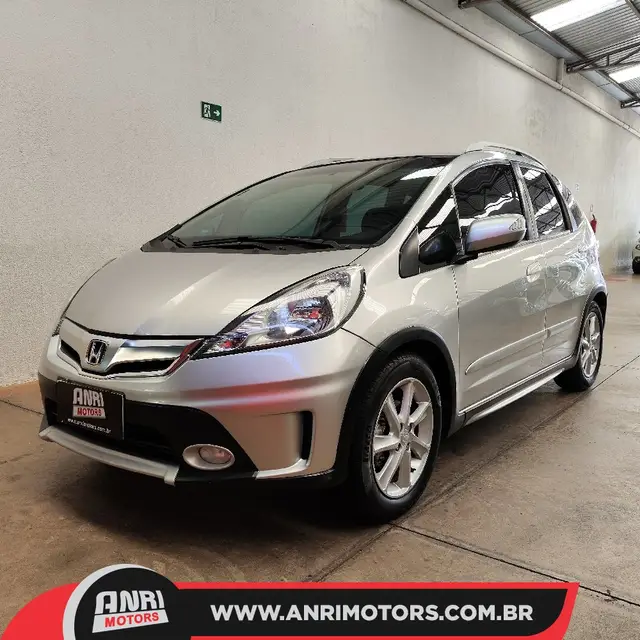 Carro Honda Fit 2014 Twist 1.5 16v (Flex)