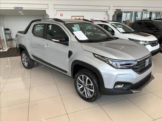 Carro Fiat Strada 2025 Volcano 1.3 Flex 8V CD Aut.