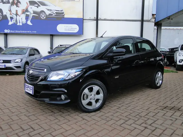 Carro Chevrolet Onix 2013 1.4 LT SPE/4