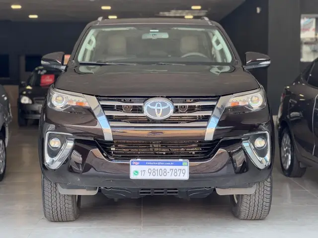 Carro Toyota SW4 2018 2.8 TDI SRX 7L 4x4 (Aut)