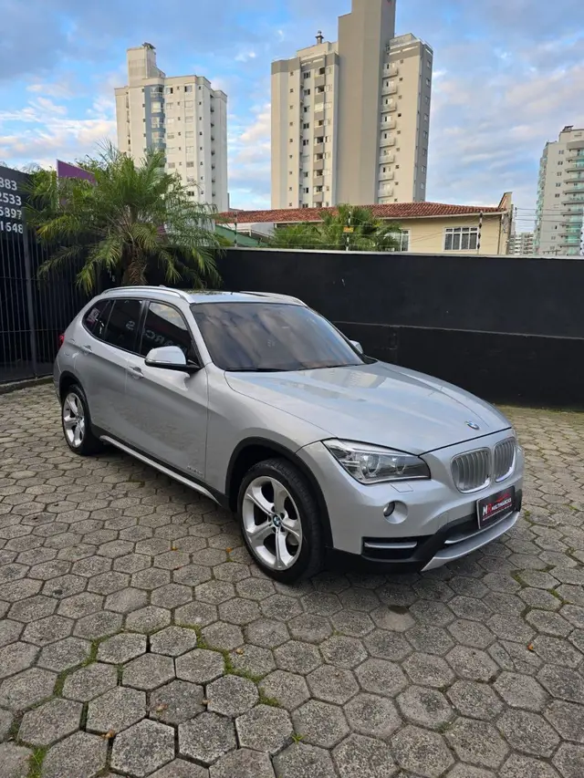 Carro BMW X1 2014 2.0 sDrive18i Top (aut)