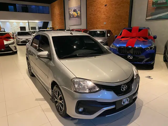 Carro Toyota Etios Sedan 2018 Platinum 1.5 (Aut) (Flex)