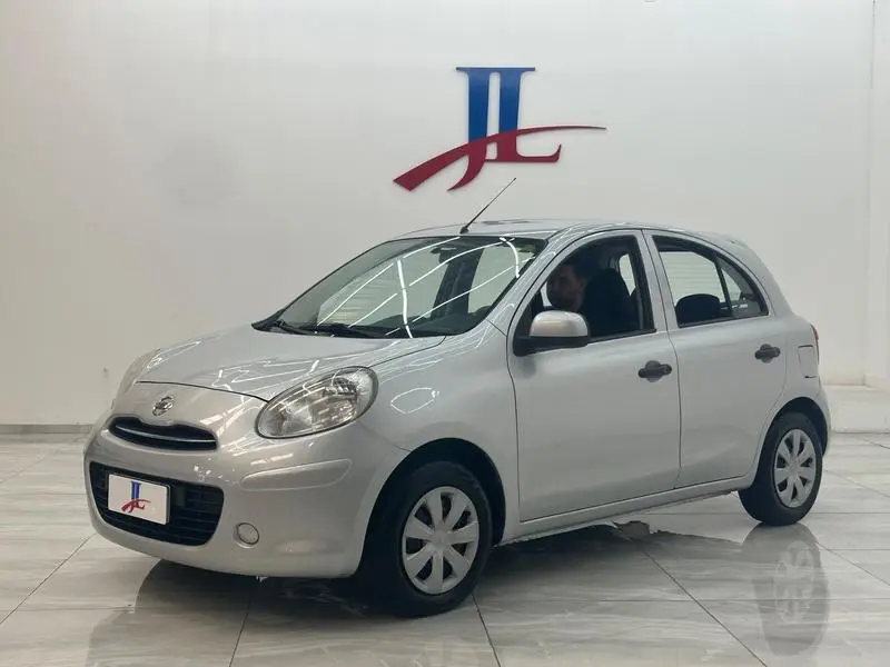 Nissan March 1.0 16V (Flex)
