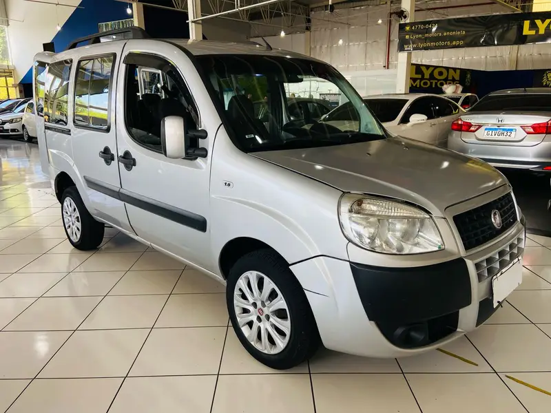 Fiat Doblò Essence 1.8 5L (Flex)
