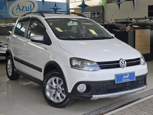 Carro Volkswagen CrossFox 2014 I-Motion 1.6 VHT (Flex)
