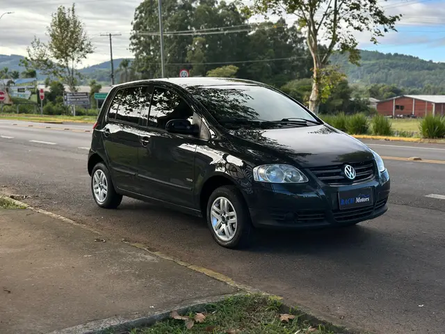 Carro Volkswagen Fox 2010 1.0 8V (Flex) 4p