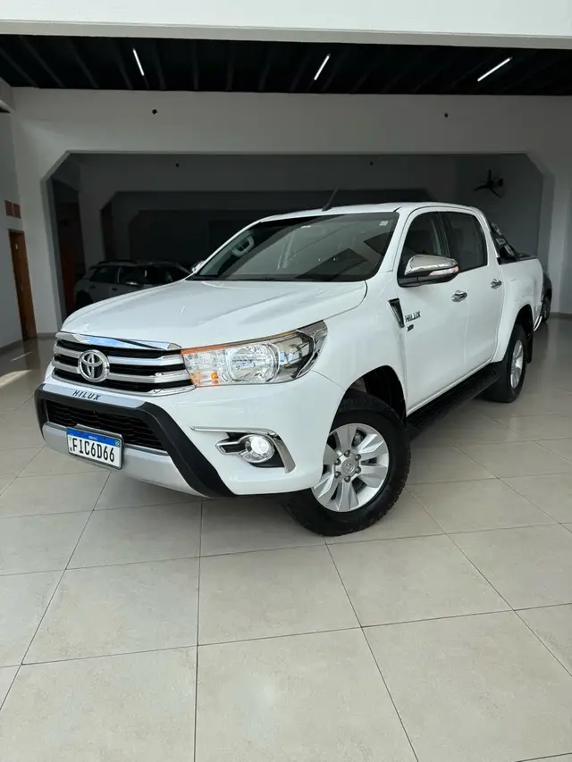 Carro Toyota Hilux Cabine Dupla 2017 Hilux 2.7 SRV CD 4x2 (Flex) (Aut)