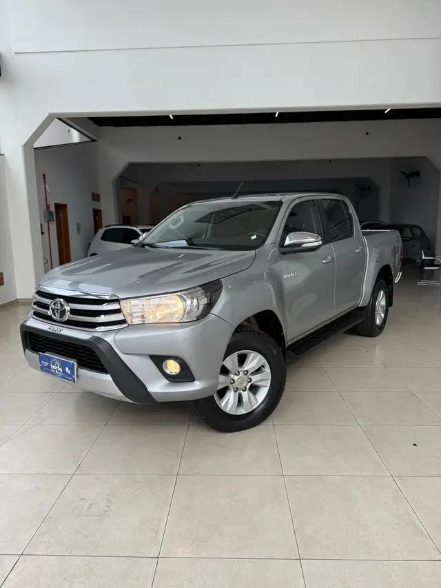 Carro Toyota Hilux Cabine Dupla 2016 Hilux 2.8 TDI SRV CD 4x4 (Aut)