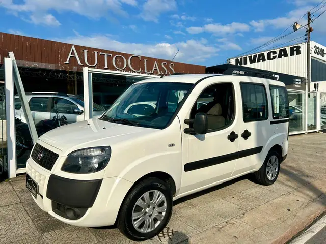 Carro Fiat Doblò 2015 Attractive 1.4 8V (Flex)