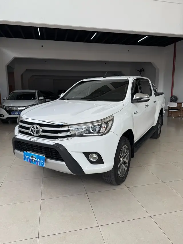 Carro Toyota Hilux Cabine Dupla 2016 Hilux 2.8 TDI SRX CD 4x4 (Aut)