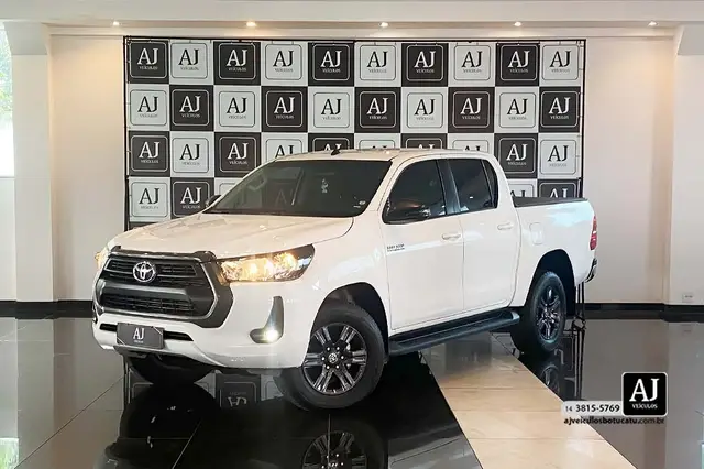 Carro Toyota Hilux Cabine Dupla 2024 STD Power Pack 4x4 2.8 Diesel