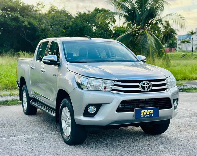 Carro Toyota Hilux Cabine Dupla 2017 Hilux 2.8 TDI SRV CD 4x4 (Aut)