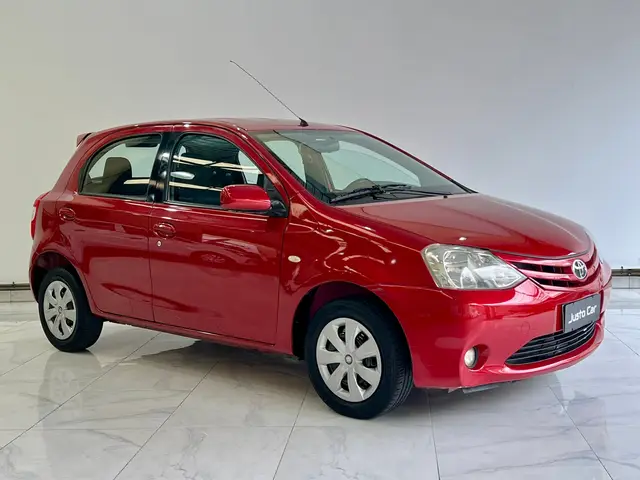 Carro Toyota Etios 2013 XS 1.3 (Flex)