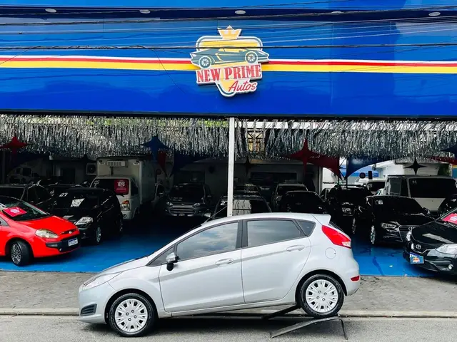 Carro Ford Fiesta Hatch 2017 SEL 1.6 16V Flex Mec. 5p - G