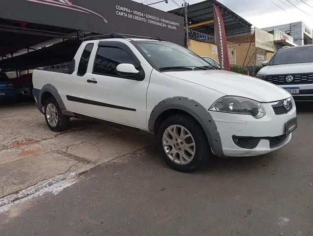 Carro Fiat Strada 2013 Trek. M. March. 1.6 Flex 16V CE