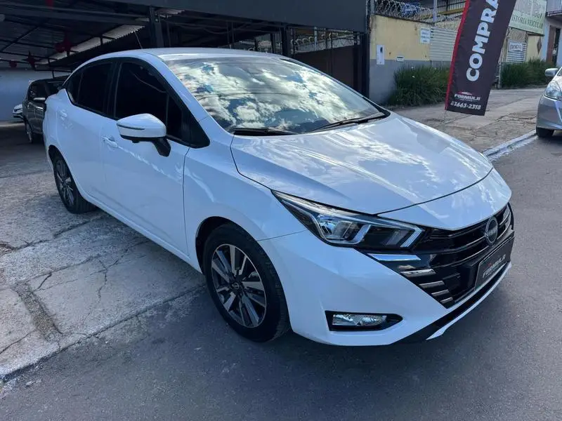 Nissan Versa Advance 1.6 (Flex) (Aut)