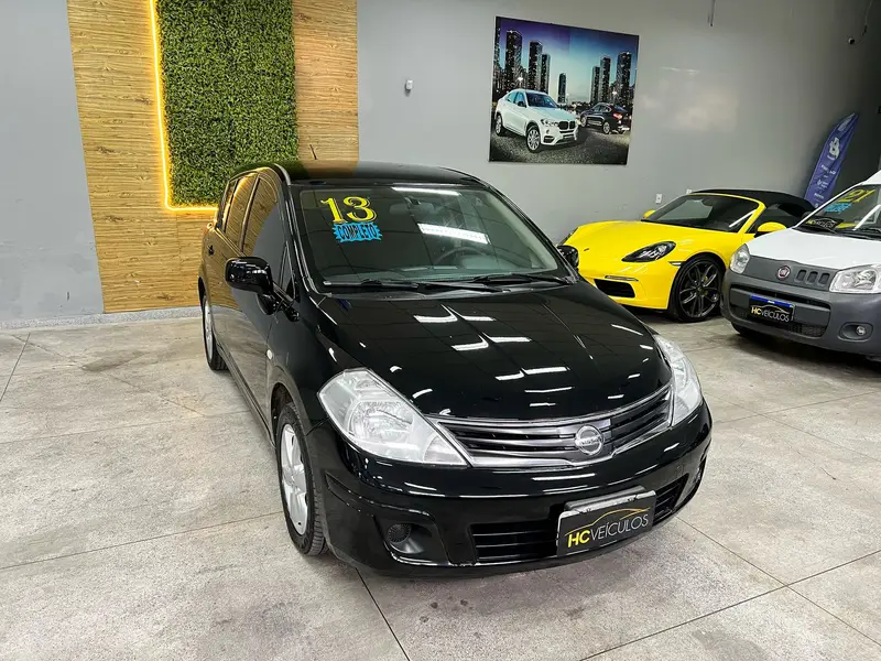 Nissan Tiida S 1.8 (flex)
