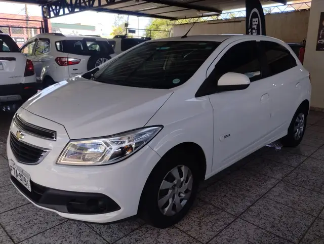 Carro Chevrolet Onix 2014 1.0 LT SPE/4