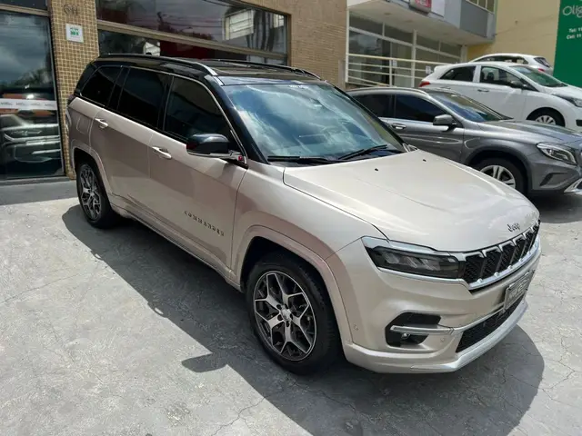 Carro Jeep Commander 2023 Overland 1.3 T270