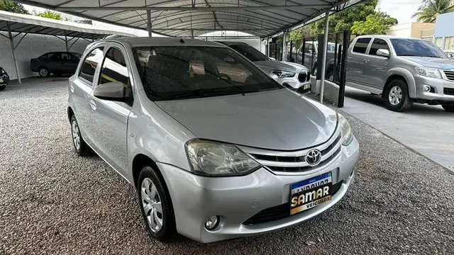 Carro Toyota Etios 2016 X 1.3 (Flex)