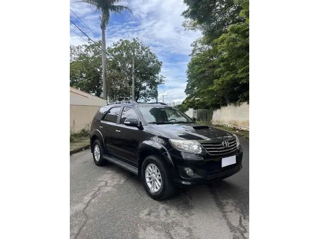 Carro Toyota SW4 2015 Hilux  3.0 TDI 4x4 SRV 7L