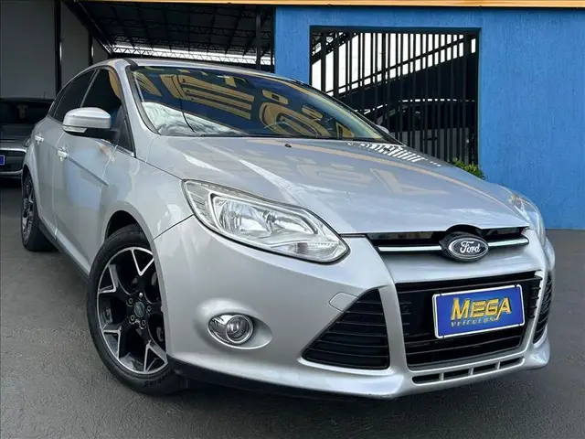 Carro Ford Focus Hatch 2015 Titanium Plus 2.0 16V PowerShift