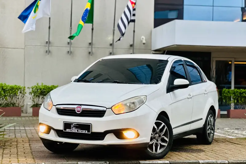 Fiat Grand Siena Essence 1.6 16V (Flex)