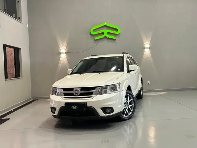 Carro Fiat Freemont 2015 2.4 16V Emotion (Aut)