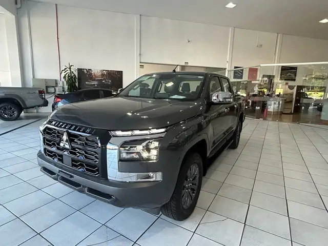 Carro Mitsubishi Triton 2026 HPE