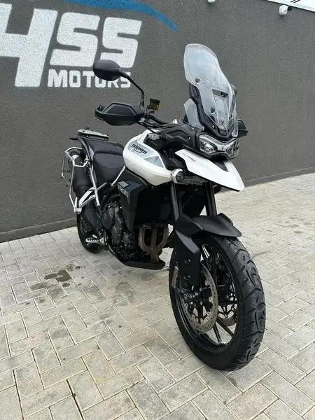 Triumph 900 GT Pro