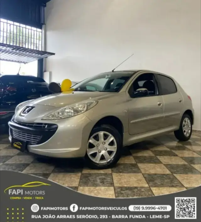 Carro Peugeot 207 2010 Hatch XR 1.4 8V (flex) 4p