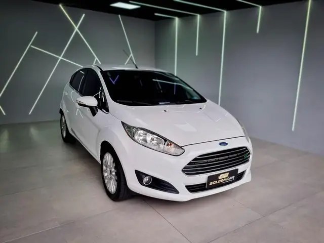Carro Ford Fiesta Hatch 2015 Titanium Powershift 1.6 (Flex)