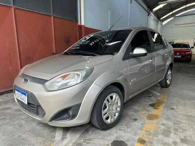 Carro Ford Fiesta Sedan 2013 SE 1.6 Rocam (Flex)