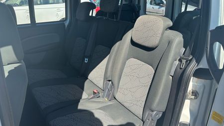 Doblò Attractive 1.4 8V (Flex)