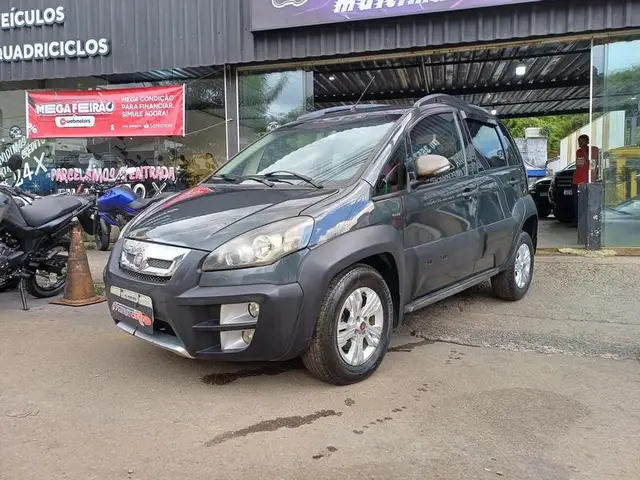 Carro Fiat Idea 2011 Adventure 1.8 16V E.TorQ (Flex)