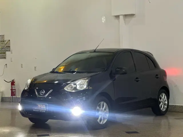 Carro Nissan March 2015 1.6 16V SV (Flex)
