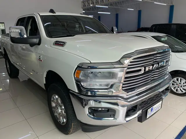Carro RAM 2500 2023 Laramie 6.7 4X4