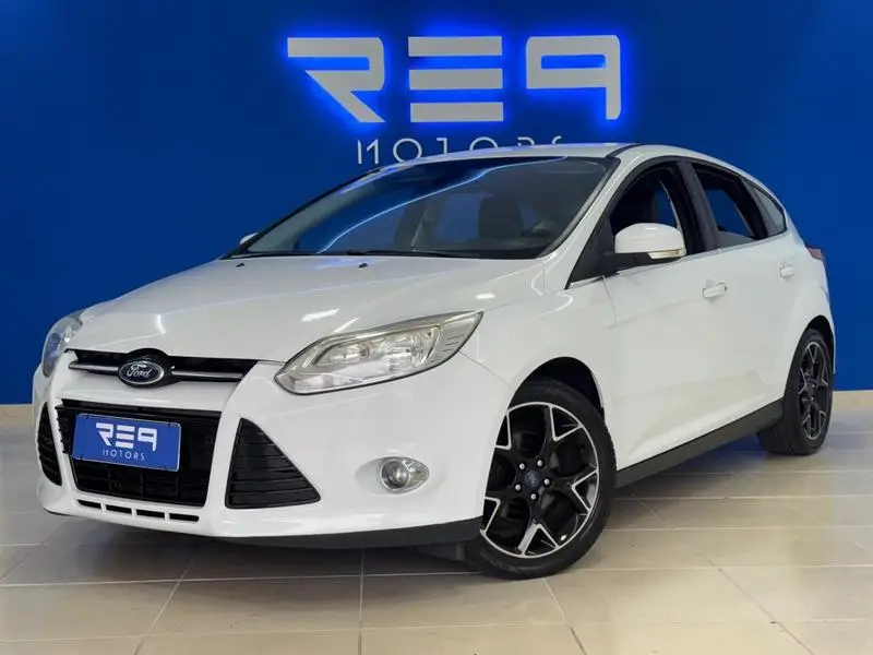 Ford Focus Hatch Titanium 2.0 16V PowerShift
