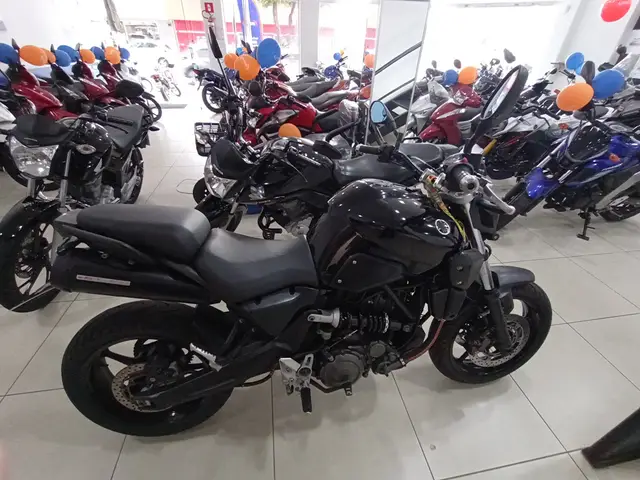 Carro Yamaha MT-03 2008 660 cc