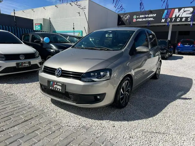 Carro Volkswagen Fox 2011 1.0 8V (Flex) 4p