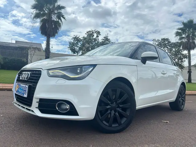 Carro Audi A1 2014 1.4 TFSI Sportback Kult S Tronic