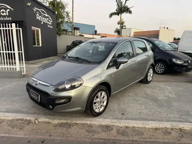 Carro Fiat Punto 2015 Attractive 1.4 (Flex)